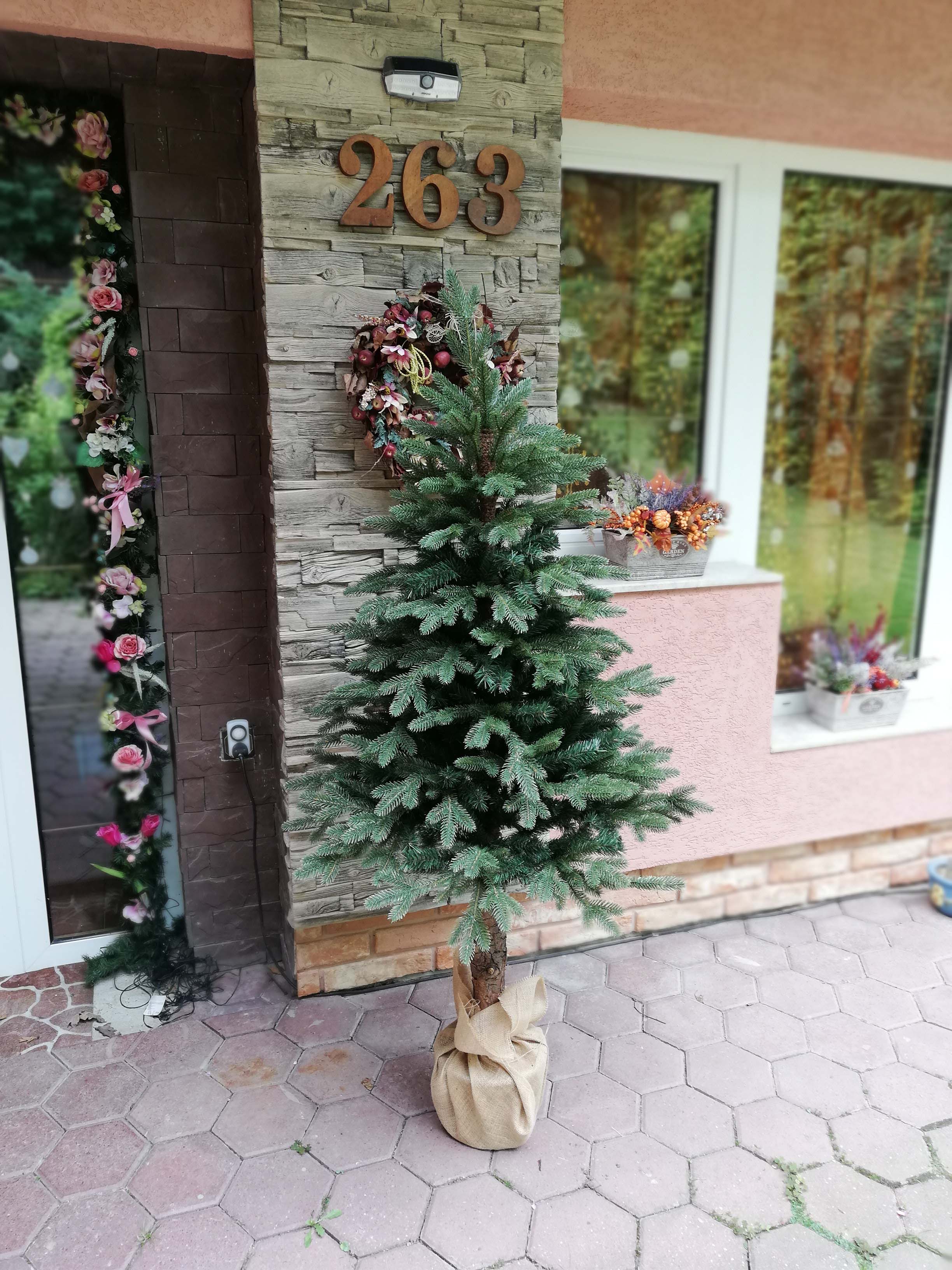 vianocny stromcek na pniku v prevedení 3d vetvičky